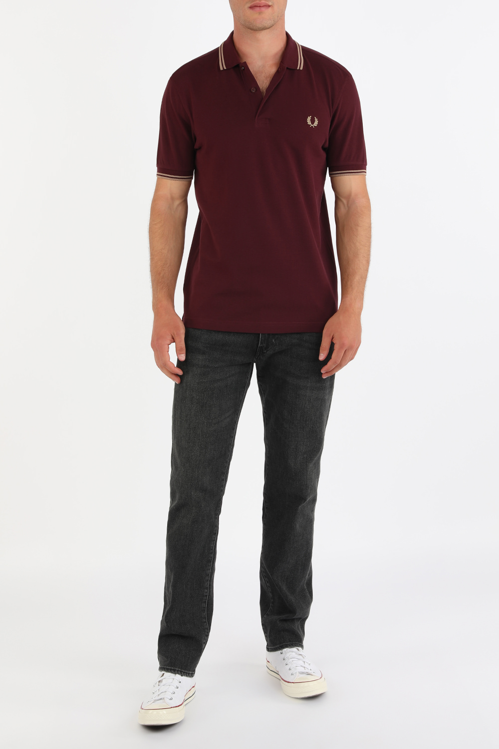 תמונת כל הלוק של Classic Polo Shirt in Bordeaux